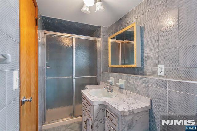 55 Grant Street, Elmwood Park, NJ 07407