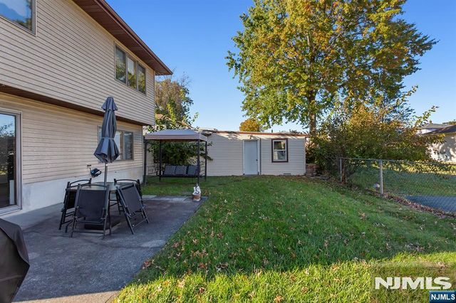 55 Grant Street, Elmwood Park, NJ 07407
