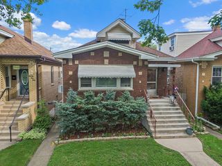 7928 W Barry Avenue, Elmwood Park, IL 60707