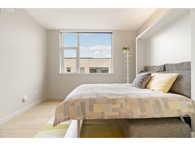 1930 S RIVER Dr W606, Portland, OR 97201