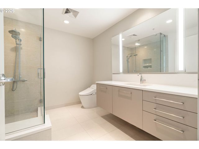 1930 S RIVER Dr W606, Portland, OR 97201