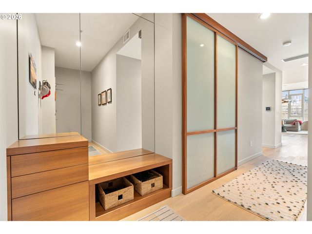 1930 S RIVER Dr W606, Portland, OR 97201