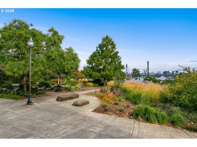 1930 S RIVER Dr W606, Portland, OR 97201