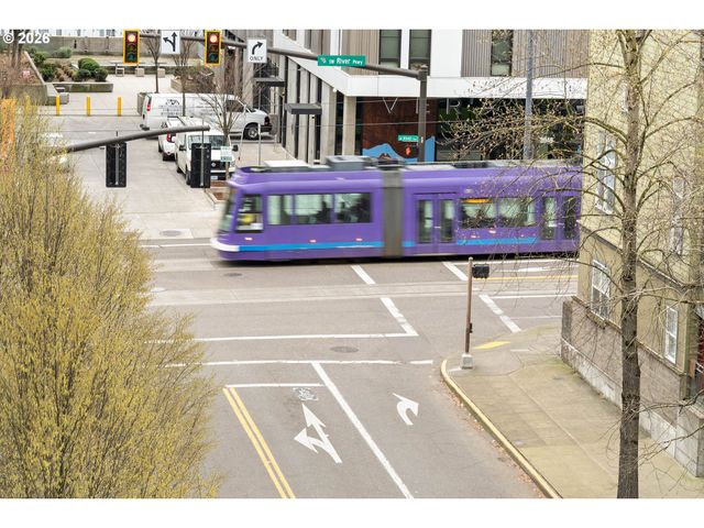 1930 S RIVER Dr W606, Portland, OR 97201