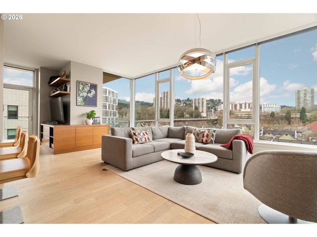 1930 S RIVER Dr W606, Portland, OR 97201