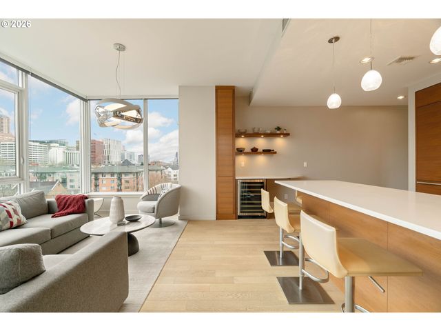 1930 S RIVER Dr W606, Portland, OR 97201