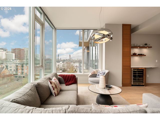 1930 S RIVER Dr W606, Portland, OR 97201
