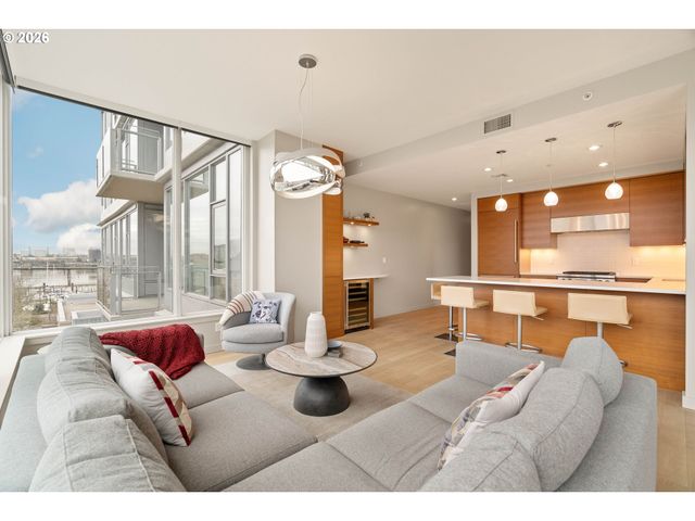 1930 S RIVER Dr W606, Portland, OR 97201