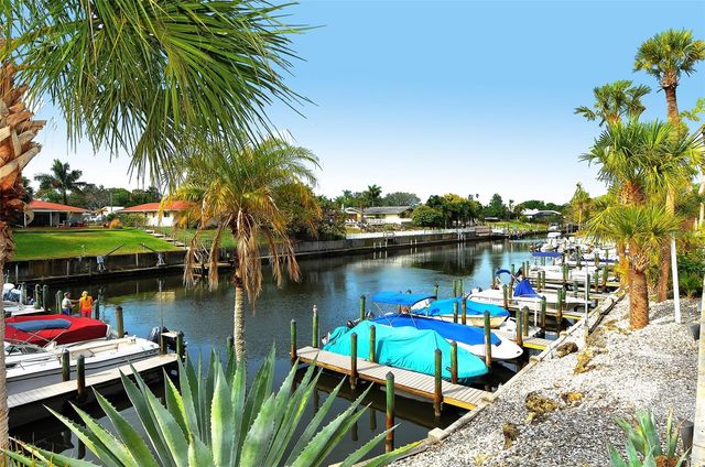 2607 RIVERBLUFF PARKWAY V145, Sarasota, FL 34231