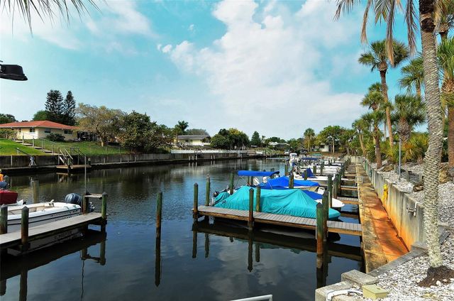 2607 RIVERBLUFF PARKWAY V145, Sarasota, FL 34231