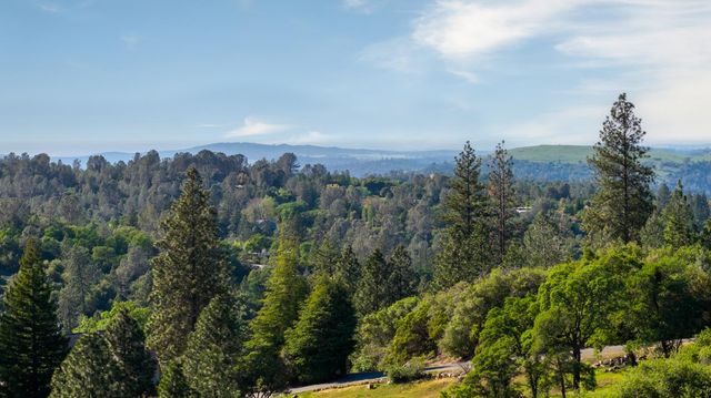 10360 Oak Canyon Dr, Penn Valley, CA 95946