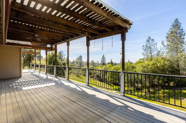 10360 Oak Canyon Dr, Penn Valley, CA 95946