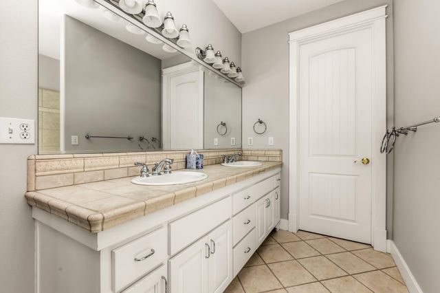 10360 Oak Canyon Dr, Penn Valley, CA 95946