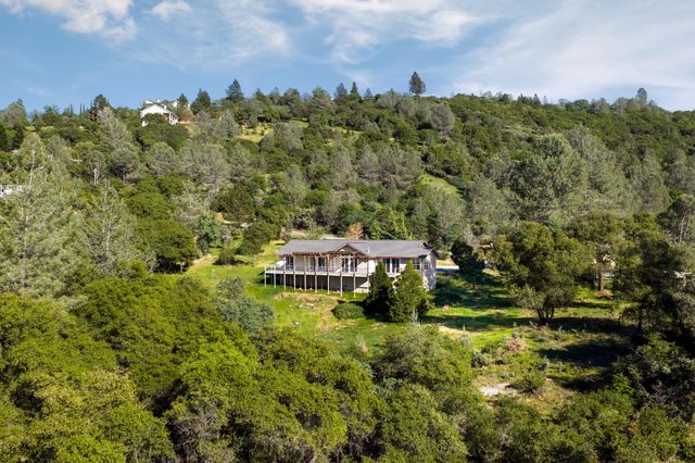 10360 Oak Canyon Dr, Penn Valley, CA 95946