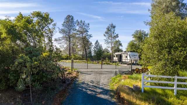 10360 Oak Canyon Dr, Penn Valley, CA 95946