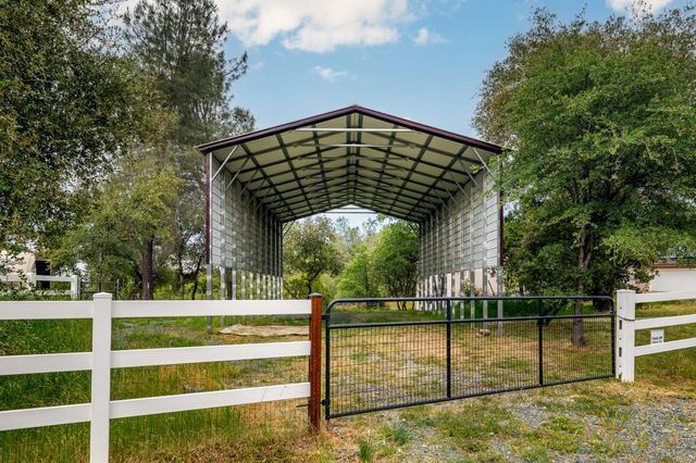 10360 Oak Canyon Dr, Penn Valley, CA 95946