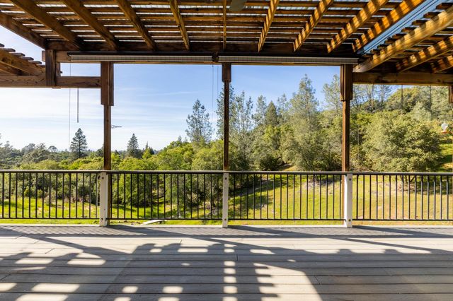 10360 Oak Canyon Dr, Penn Valley, CA 95946