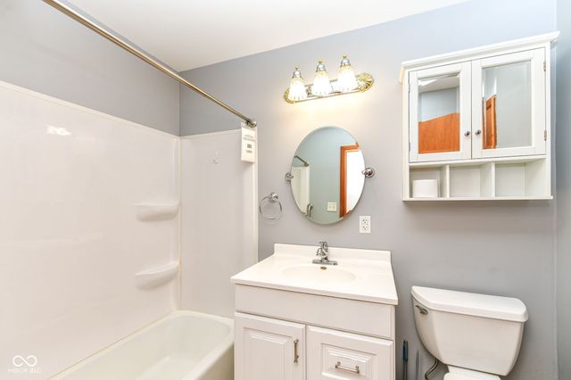 4205 Solun Road, Indianapolis, IN 46221