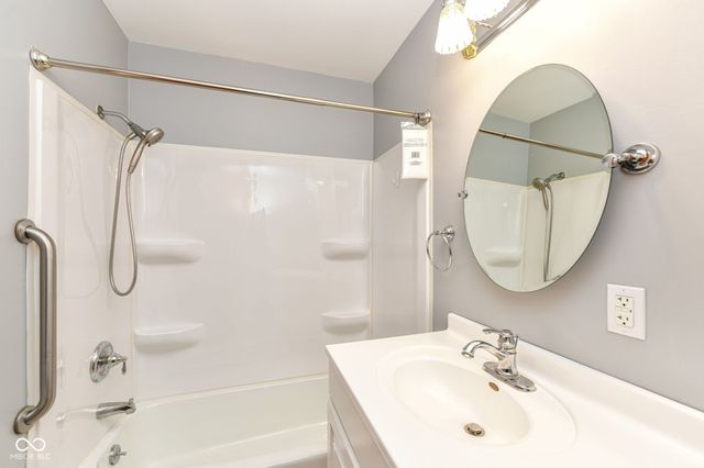 4205 Solun Road, Indianapolis, IN 46221