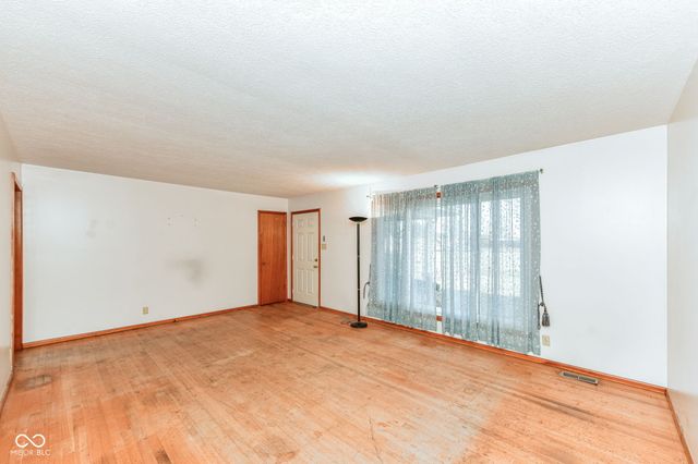 4205 Solun Road, Indianapolis, IN 46221