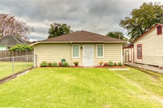 3902 Chapman Street 1/2, Houston, TX 77009