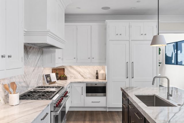 110 Woodmont Blvd N402, Nashville, TN 37205
