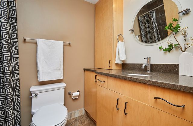 3920 Grand Avenue 2TW, Des Moines, IA 50312