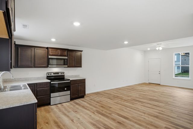 3901 BRAGG CT, Columbia, MO 65202