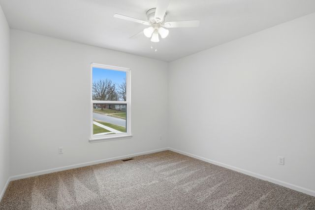 3901 BRAGG CT, Columbia, MO 65202