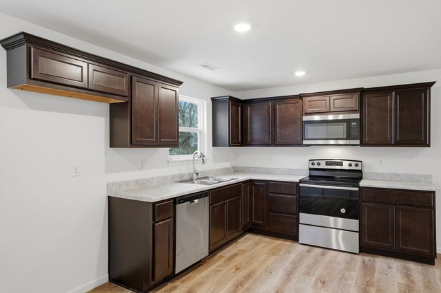 3901 BRAGG CT, Columbia, MO 65202