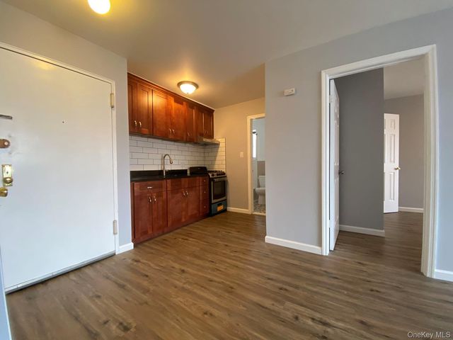 6122 168th Street 2R, Fresh Meadows, NY 11365