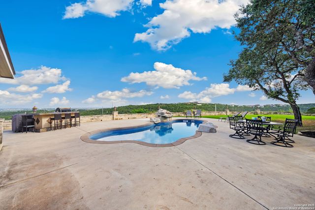 15311 Escarpment Oak, Helotes, TX 78023
