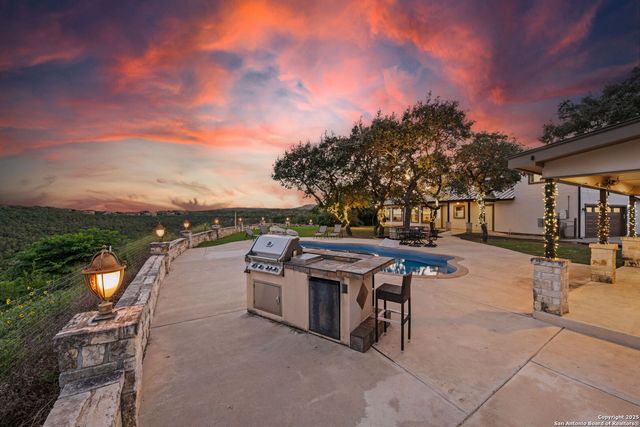 15311 Escarpment Oak, Helotes, TX 78023
