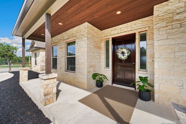 15311 Escarpment Oak, Helotes, TX 78023