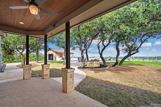 15311 Escarpment Oak, Helotes, TX 78023