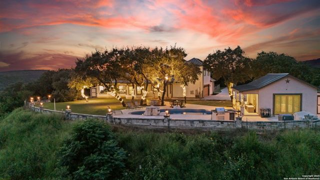 15311 Escarpment Oak, Helotes, TX 78023