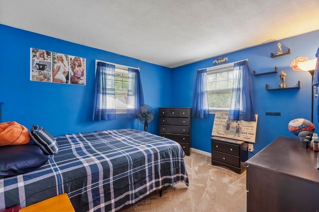 27 Dexter Ave, Dracut, MA 01826