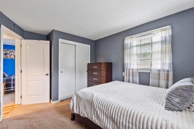 27 Dexter Ave, Dracut, MA 01826