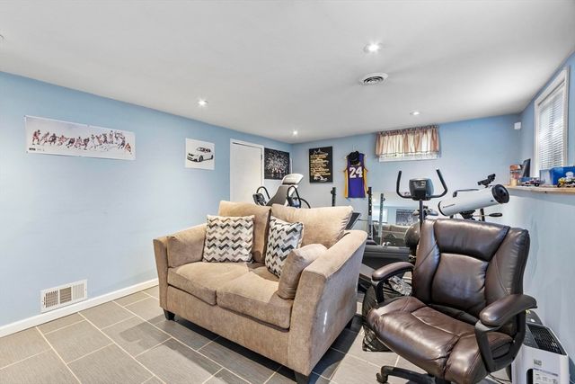 27 Dexter Ave, Dracut, MA 01826