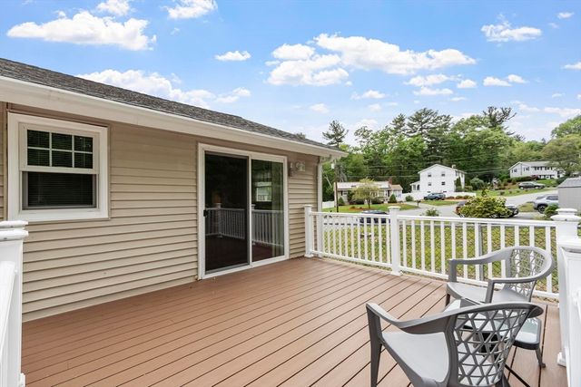 27 Dexter Ave, Dracut, MA 01826