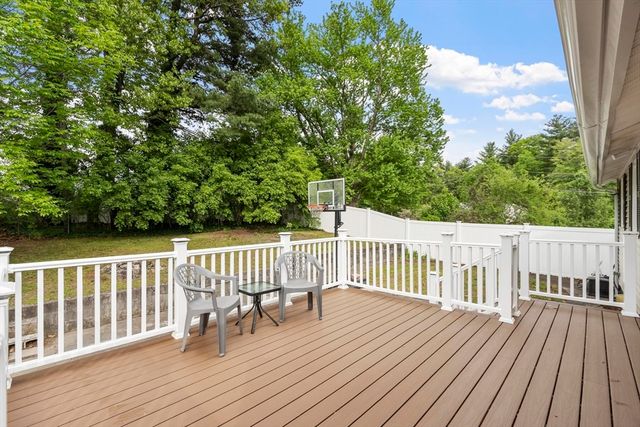 27 Dexter Ave, Dracut, MA 01826