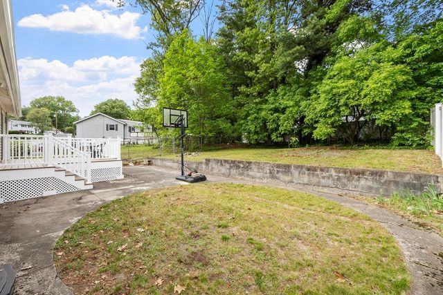 27 Dexter Ave, Dracut, MA 01826