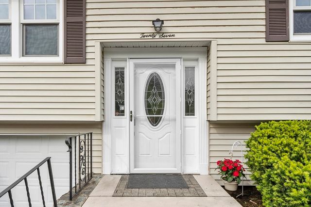 27 Dexter Ave, Dracut, MA 01826