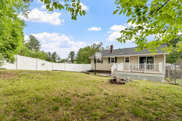 27 Dexter Ave, Dracut, MA 01826