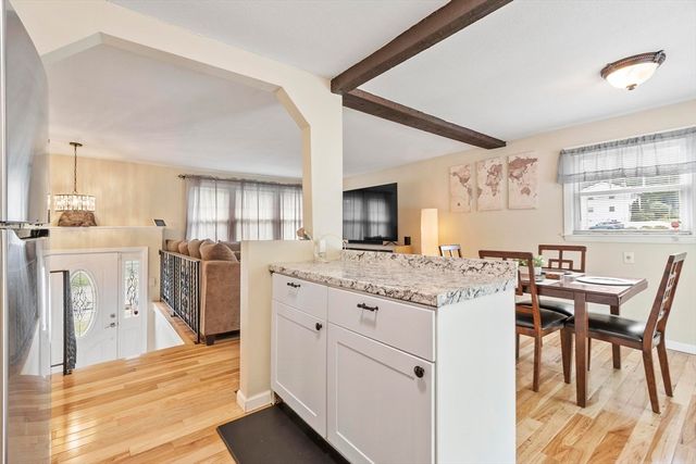27 Dexter Ave, Dracut, MA 01826