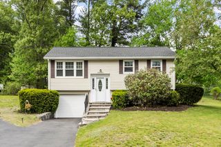 27 Dexter Ave, Dracut, MA 01826