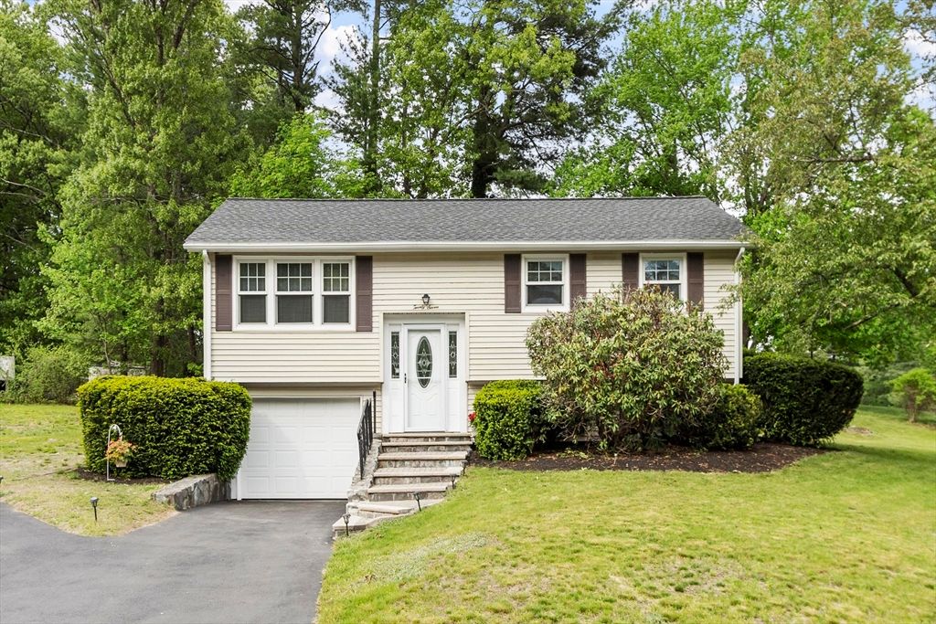 27 Dexter Ave, Dracut, MA 01826