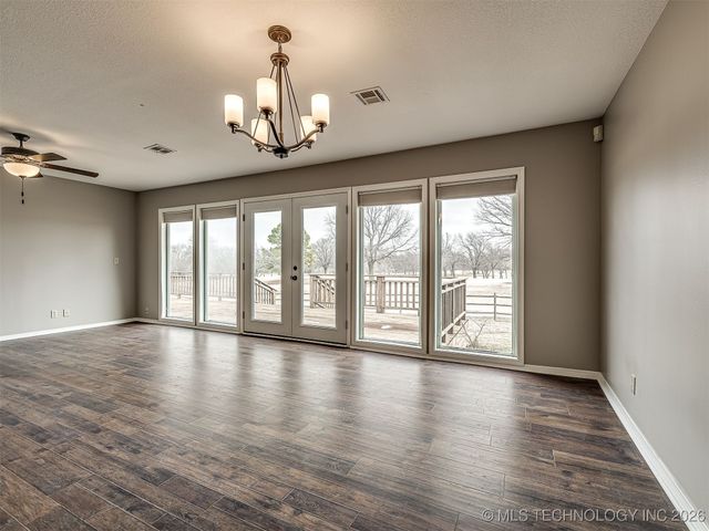 300 Ridgecrest Court, Bartlesville, OK 74006