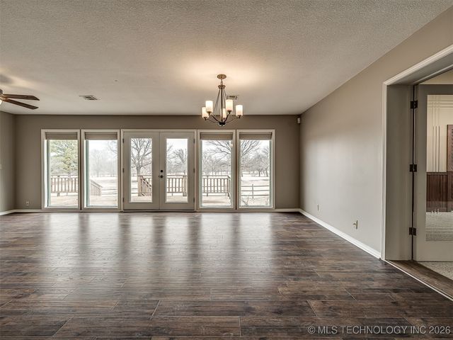 300 Ridgecrest Court, Bartlesville, OK 74006