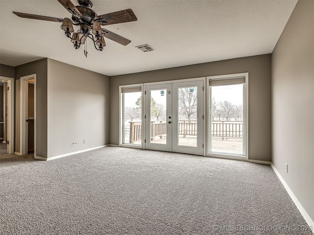 300 Ridgecrest Court, Bartlesville, OK 74006